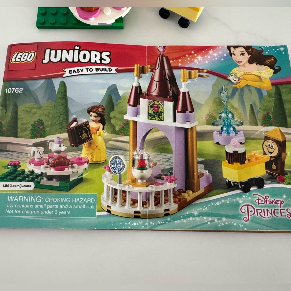 LEGO JUNIORS - 2 sets - Disney Elsa’s Frozen Playground and Belle’s Story Time - Picture 7 of 7